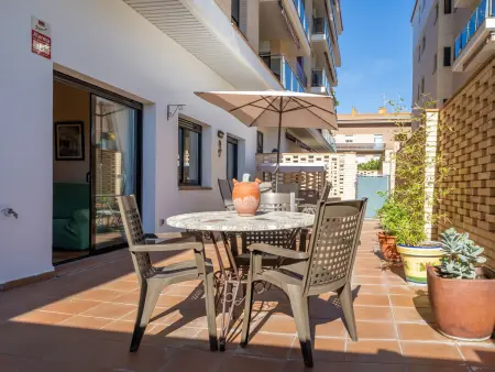 Appartement moderne pour 6 à Pineda de Mar, à  quelques mètres de la plage avec Wi-Fi, terrasse et parking - Photo 15