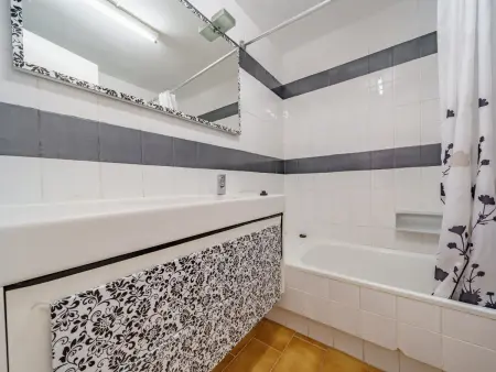 Appartement moderne à deux pas de la plage avec WiFi, clim et animaux bienvenus - Photo 25