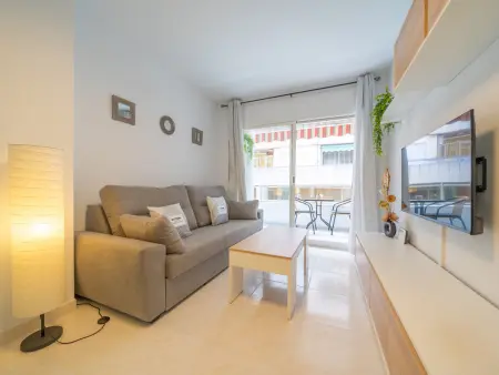 Appartement moderne à Pineda de Mar, proche de la mer, avec 2 chambres pour 5 pers. et lave-linge - Photo 3