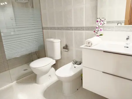 Appartement moderne à Pineda de Mar, proche de la mer, avec 2 chambres pour 5 pers. et lave-linge - Photo 20