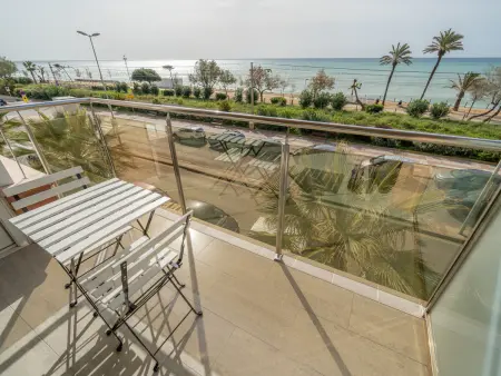 Appartement bord de mer avec Wi-Fi, clim et parking à Pineda de Mar - Photo 2