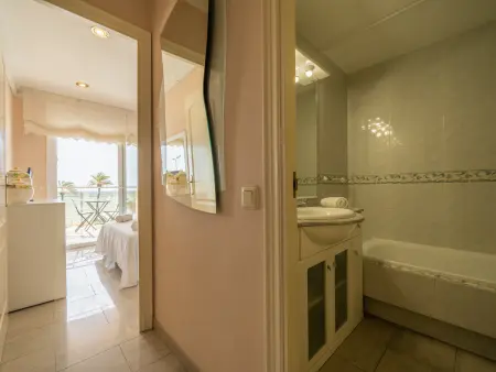 Appartement bord de mer avec Wi-Fi, clim et parking à Pineda de Mar - Photo 18