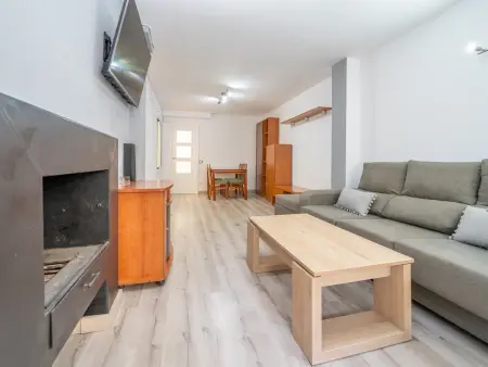 Appartement pour 4 à Pineda de Mar avec piscine commune, proche plage, animaux acceptés - Photo 3