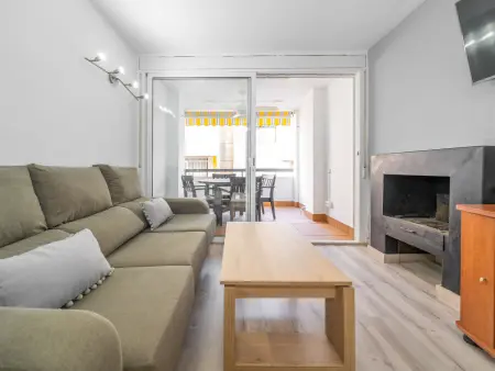 Appartement pour 4 à Pineda de Mar avec piscine commune, proche plage, animaux acceptés - Photo 4