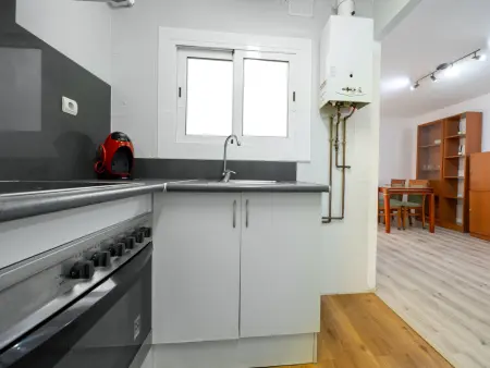 Appartement pour 4 à Pineda de Mar avec piscine commune, proche plage, animaux acceptés - Photo 7