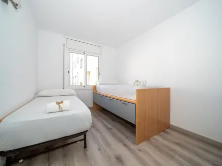 Appartement pour 4 à Pineda de Mar avec piscine commune, proche plage, animaux acceptés - Photo 9