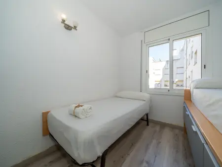 Appartement pour 4 à Pineda de Mar avec piscine commune, proche plage, animaux acceptés - Photo 10