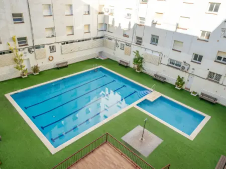 Appartement pour 4 à Pineda de Mar avec piscine commune, proche plage, animaux acceptés - Photo 14