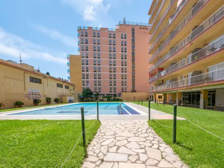 Penthouse à Malgrat de Mar avec piscine, Wi-Fi et animaux admis - Photo 1