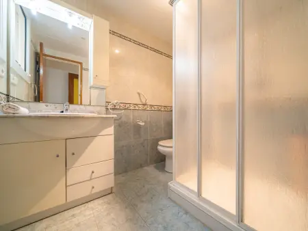 Appartement familial à 69m de la plage avec Wi-Fi - Photo 22