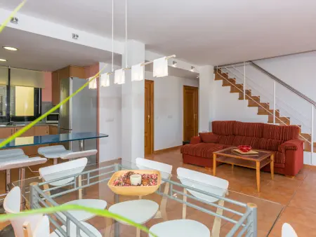 Duplex 3 chambres avec terrasse et parking, à 80m de la plage, climatisé et Wi-Fi à Pineda de Mar - Photo 9