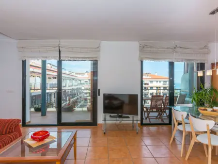 Duplex 3 chambres avec terrasse et parking, à 80m de la plage, climatisé et Wi-Fi à Pineda de Mar - Photo 14