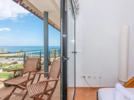 Duplex 3 chambres avec terrasse et parking, à 80m de la plage, climatisé et Wi-Fi à Pineda de Mar - Photo 24