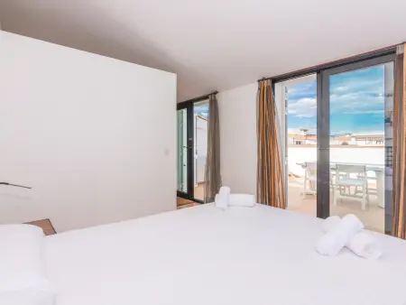 Duplex 3 chambres avec terrasse et parking, à 80m de la plage, climatisé et Wi-Fi à Pineda de Mar - Photo 27