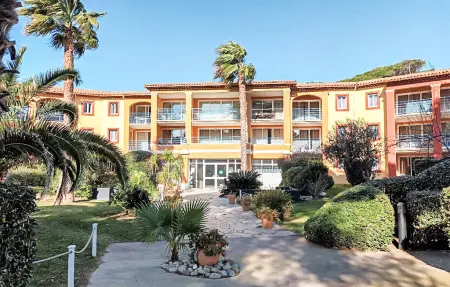 PISCINE ET ACCÈS PLAGE, Appartement 5 personnes à Hyères - Photo 3