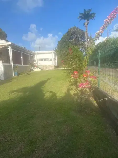 Appartement avec terrasse à Fort-de-France 50 m² - Photo 9