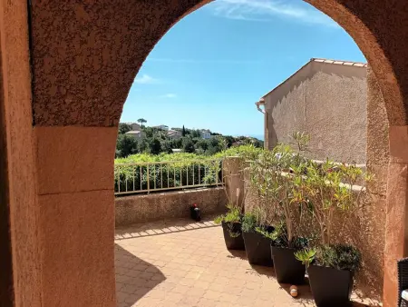 Appartement Cozy aux Issamdres avec Piscine, Appartement 6 personnes à Roquebrune sur Argens - Photo 12