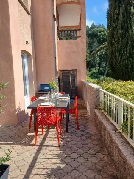 Appartement Cozy aux Issamdres avec Piscine, Appartement 6 personnes à Roquebrune sur Argens - Photo 15