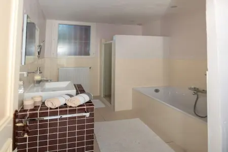 Sur place, Deux gîtes familiaux avec piscine à Carcès - Photo 20
