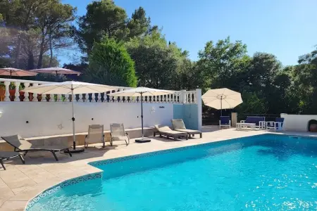 Gîte Guillaume, Gîte Guillaume avec piscine et vue en Provence - Photo 1