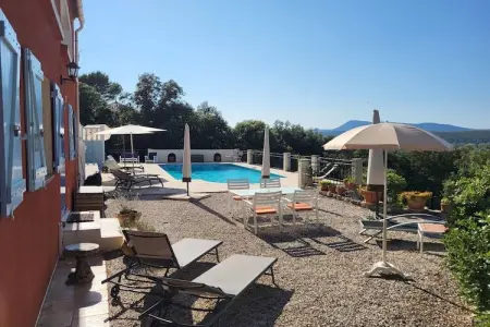 Gîte Guillaume, Gîte Guillaume avec piscine et vue en Provence - Photo 5