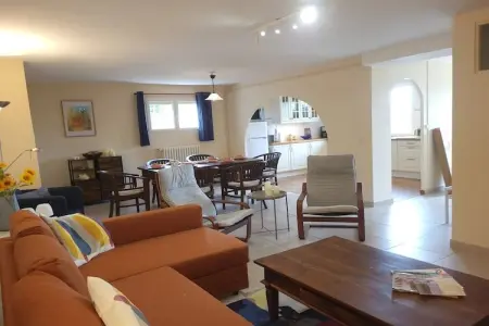 Gîte Guillaume, Gîte Guillaume avec piscine et vue en Provence - Photo 11