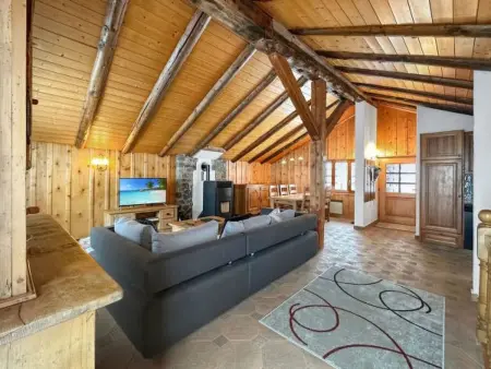 Chalet Le Basset - Family Chalet in the Swiss Alps - Photo 5