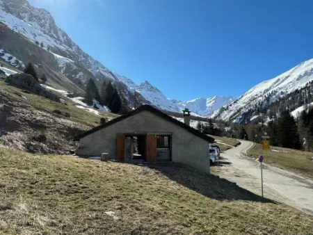 Chalet Le Basset - Family Chalet in the Swiss Alps - Photo 17