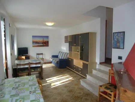 WOHNUNG IM ERDGESCHOSS MIT POSITION IM ÜBERBLICK - Photo 1