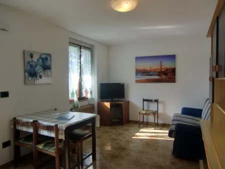 WOHNUNG IM ERDGESCHOSS MIT POSITION IM ÜBERBLICK - Photo 2