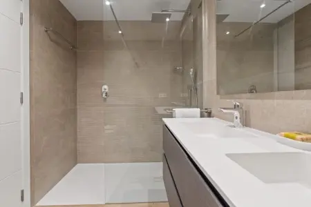 Spacious 2-bed & Solarium ALCAZABA LAGOON (2017), Appartement spacieux pour 4 avec solarium - Photo 15