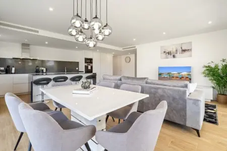 Chic 3-Bed Apartment ALCAZABA LAGOON (2107), Séjour de 3 chambres au bord de la lagune - Photo 8