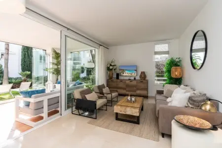 Charming 2-Bed Retreat Alcazaba Lagoon (304), Charmant appartement Lagoon avec 2 chambres - Photo 1