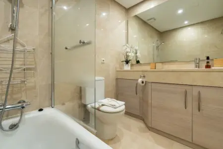 Charming 2-Bed Retreat Alcazaba Lagoon (304), Charmant appartement Lagoon avec 2 chambres - Photo 19