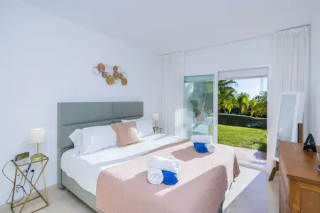 Stylish 2-Bed Apartment | Alcazaba Lagoon (303), Appartement de villégiature au bord du lagon - Photo 4