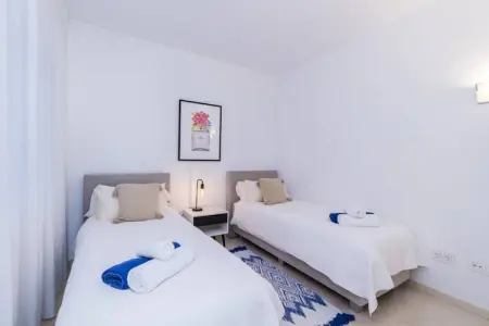 Stylish 2-Bed Apartment | Alcazaba Lagoon (303), Appartement de villégiature au bord du lagon - Photo 18