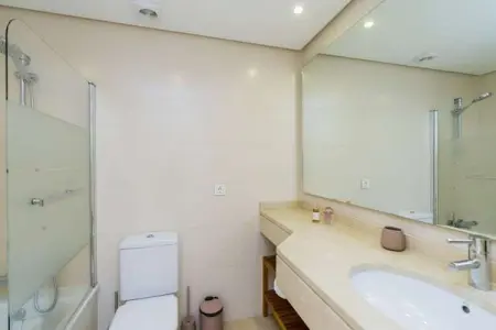 Stylish 2-Bed Apartment | Alcazaba Lagoon (303), Appartement de villégiature au bord du lagon - Photo 21