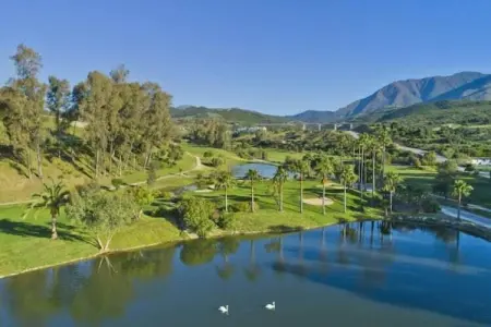Stylish 2-Bed Apartment | Alcazaba Lagoon (303), Appartement de villégiature au bord du lagon - Photo 25