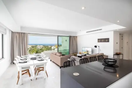 Stylish 3-Bed Apartment | Alcazaba Lagoon 1514, Complexe avec vue sur la montagne à Solenzara - Photo 15