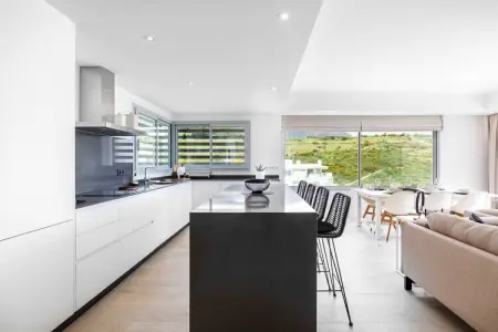 Stylish 3-Bed Apartment | Alcazaba Lagoon 1514, Complexe avec vue sur la montagne à Solenzara - Photo 16