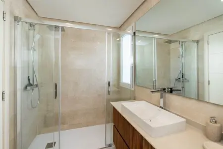 Exclusive 3-bed Penthouse Alcazaba Lagoon (321), Penthouse exclusif près de la lagune - Photo 19