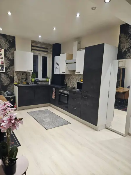 Appartement lumineux avec 2 chambres à Herstal, Appartement 3 personnes à Herstal - Photo 3
