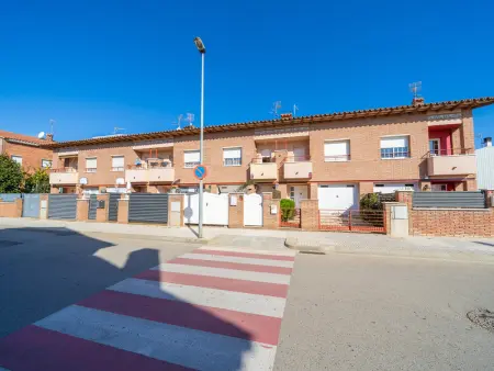 Maison de ville avec jardin, WiFi et parking près de la plage à Santa Susanna - Photo 35