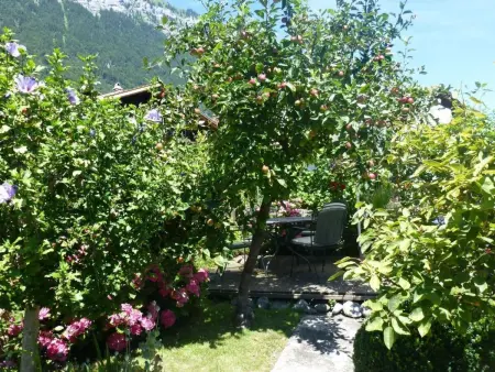 Chalet-Hausteil mit Garten im Dorfkern, Maison 4 personnes à Ringgenberg - Photo 14