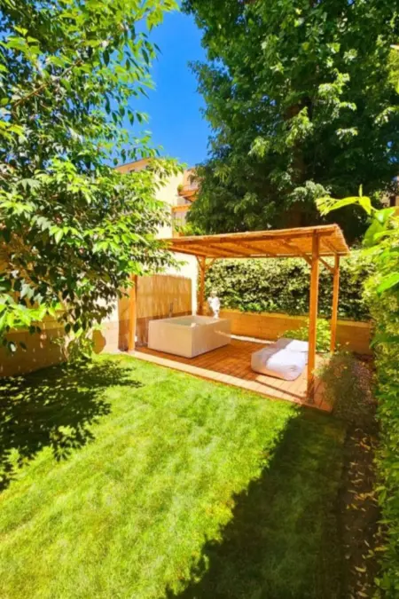 FlorArt Boutique-Wohnung mit Garten und Spa, Appartement 4 personnes à Firenze - Photo 3