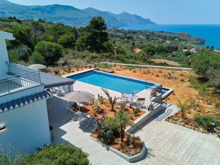 Charming Villa Antonella with pool and sea view, Maison 8 personnes à Castellammare del Golfo - Photo 32