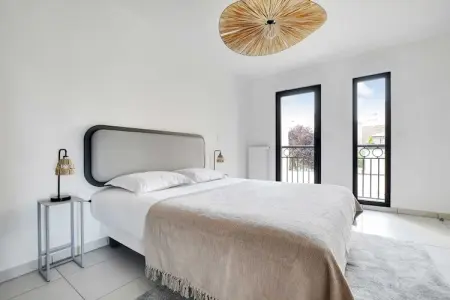 SC-171-VERDUN-102, Élégant 1-2BR Apt Proche Paris & La Défense - Photo 2