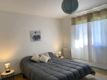 Grand chalet, parking, animaux admis - 11 pers. près de Vichy - Photo 12