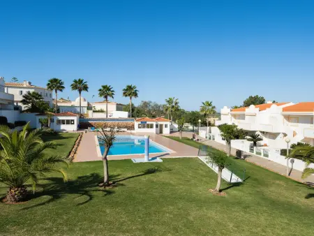 Appartement rénové à Porches avec balcon et accès piscine - Photo 7