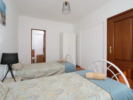 Appartement rénové à Porches avec balcon et accès piscine - Photo 10